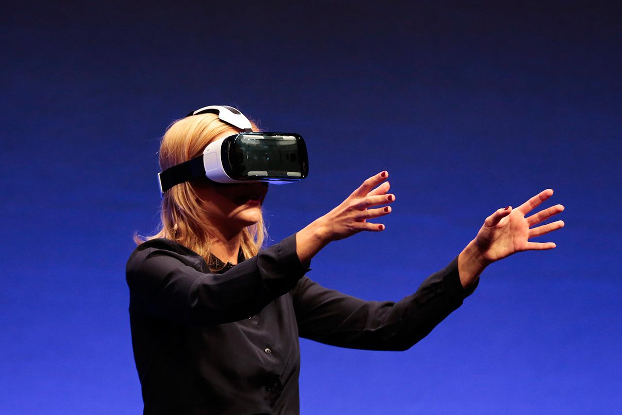 ผู้สื่อข่าวทดลองใช้ Galaxy Gear VR