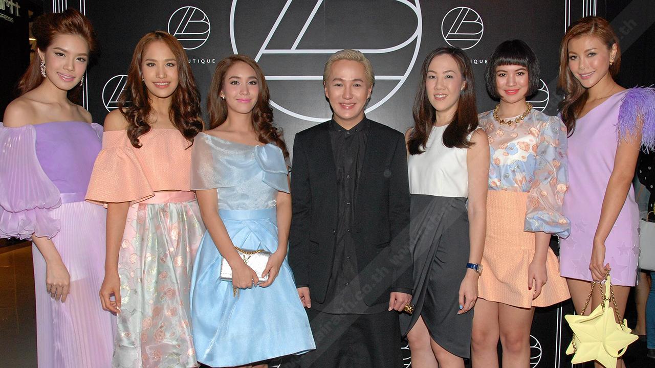 น่าใส่มาก พัชรวัฒน์ ตระกาลสันติกูล จัดแฟชั่นโชว์คอลเลกชั่นพิเศษ “ลามูร์ เดอ โมนาโค” เพื่อฉลองเปิดแฟล็กชิพสโตร์เสื้อผ้าสตรี ลา บูทีคส์ โดยมี ศันสนา จิราธิวัฒน์, ชลลดา เมฆราตรี, กาญจน์เกล้า ด้วยเศียรเกล้า และ พีชญา วัฒนามนตรี มาร่วมงานด้วย ที่เซ็นทรัลเวิลด์ วันก่อน.