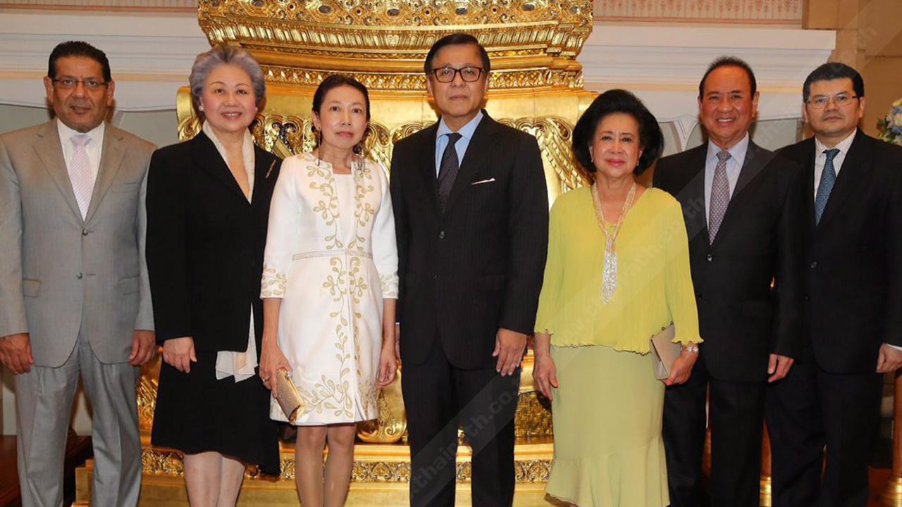 เทิดพระเกียรติ สีหศักดิ์ พวงเกตุแก้ว ปลัดกระทรวงการต่างประเทศ จัดกิจกรรมเฉลิมพระเกียรติเนื่องในโอกาสวันเฉลิมพระชนมพรรษา 12 สิงหาคม โดยมี อาสา–ท่านผู้หญิงสุจิตคุณ สารสิน, เสข วรรณเมธี และ วราภรณ์ พวงเกตุแก้ว มาร่วมงานด้วย ที่กระทรวงการต่างประเทศ วันก่อน.