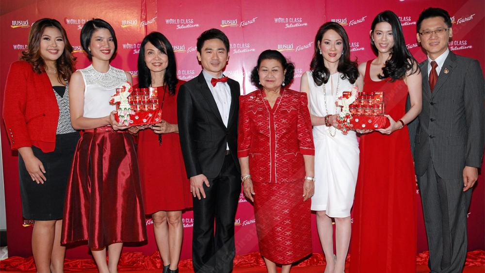 มีคุณค่า ท่านผู้หญิงเพ็ญศรี วัชโรทัย และ บุญเลิศ สุขเสรีทรัพย์ มอบรางวัล “คุณค่าแห่งรักกับแบรนด์รังนกแท้” เพื่อส่งเสริมสนับสนุนให้ทุกคนเห็นความสำคัญระลึกถึงพระคุณของแม่ โดยมี พิณน้อย–ม.ล.อรณิช กิติยากร มาร่วมงานด้วย ที่โรงแรมเซ็นทาราแกรนด์ เซ็นทรัลเวิลด์ วันก่อน.