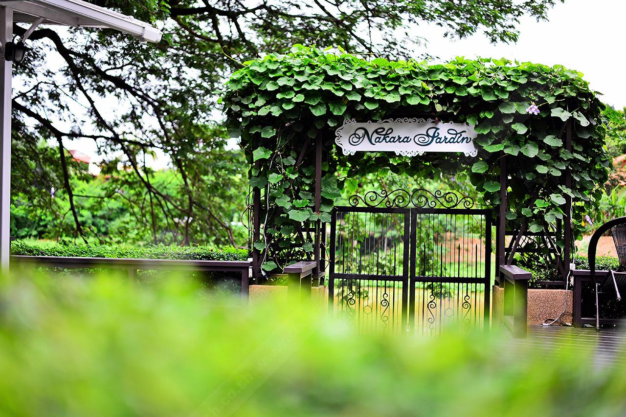 มุมสวยริมแม่น้ำปิงของร้านอาหารสุดฮิป “นครา จาร์แด็ง”