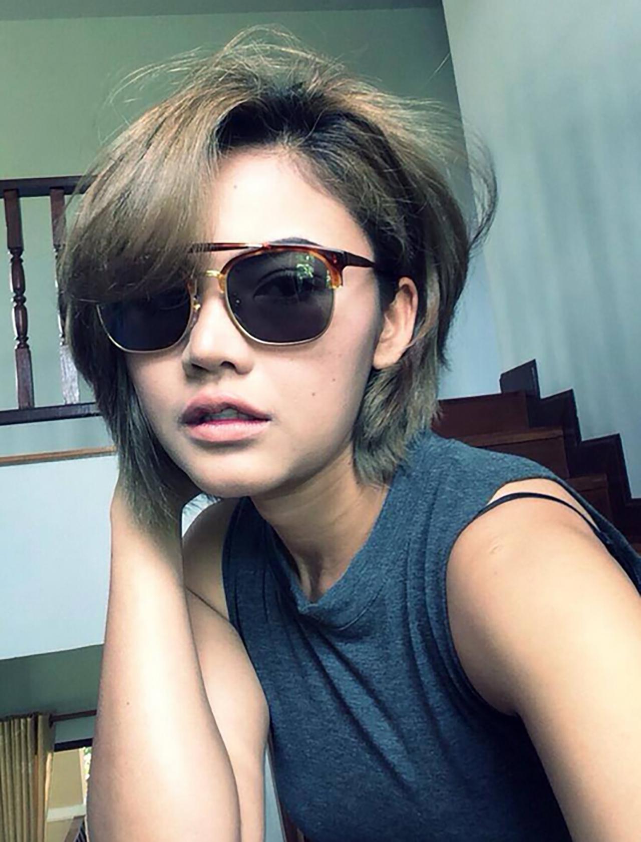 ลุคใหม่ ตั๊กแตน ชิคๆ จาก FB : Taktan Chollada