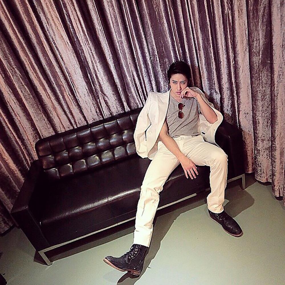 หล่อแบบนี้มิน่าสาวๆ ถึงกรี๊ดจนใจละลายย