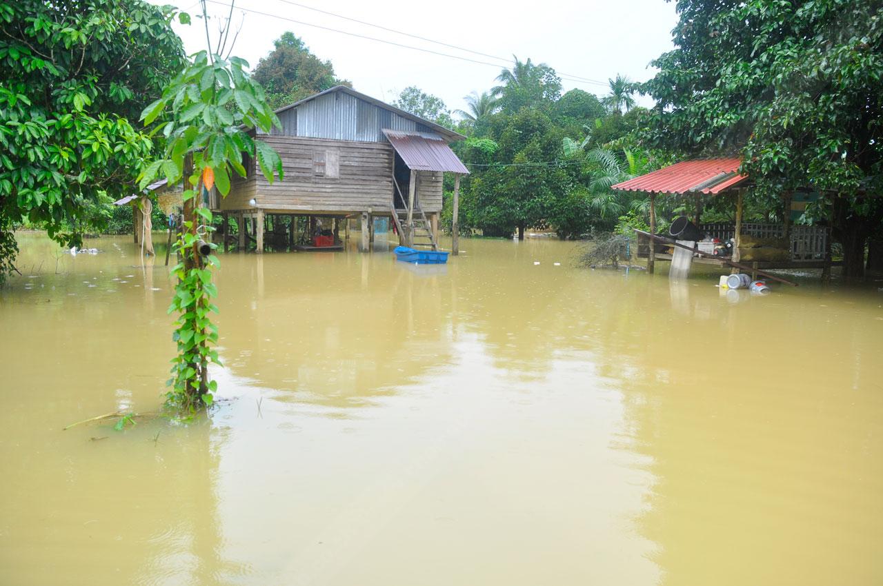 ฝนตก น้ำท่วม