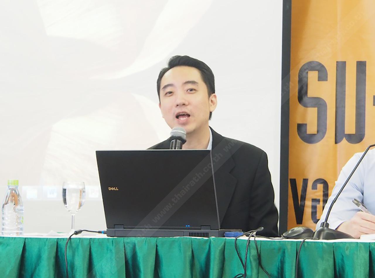 ผศ.ดร.วรัชญ์ ครุจิต ผู้ช่วยอธิการบดีฝ่ายสื่อสารองค์การ และอาจารย์คณะนิเทศศาสตร์และนวัตกรรมการจัดการ สถาบันบัณฑิตพัฒนบริหารศาสตร์