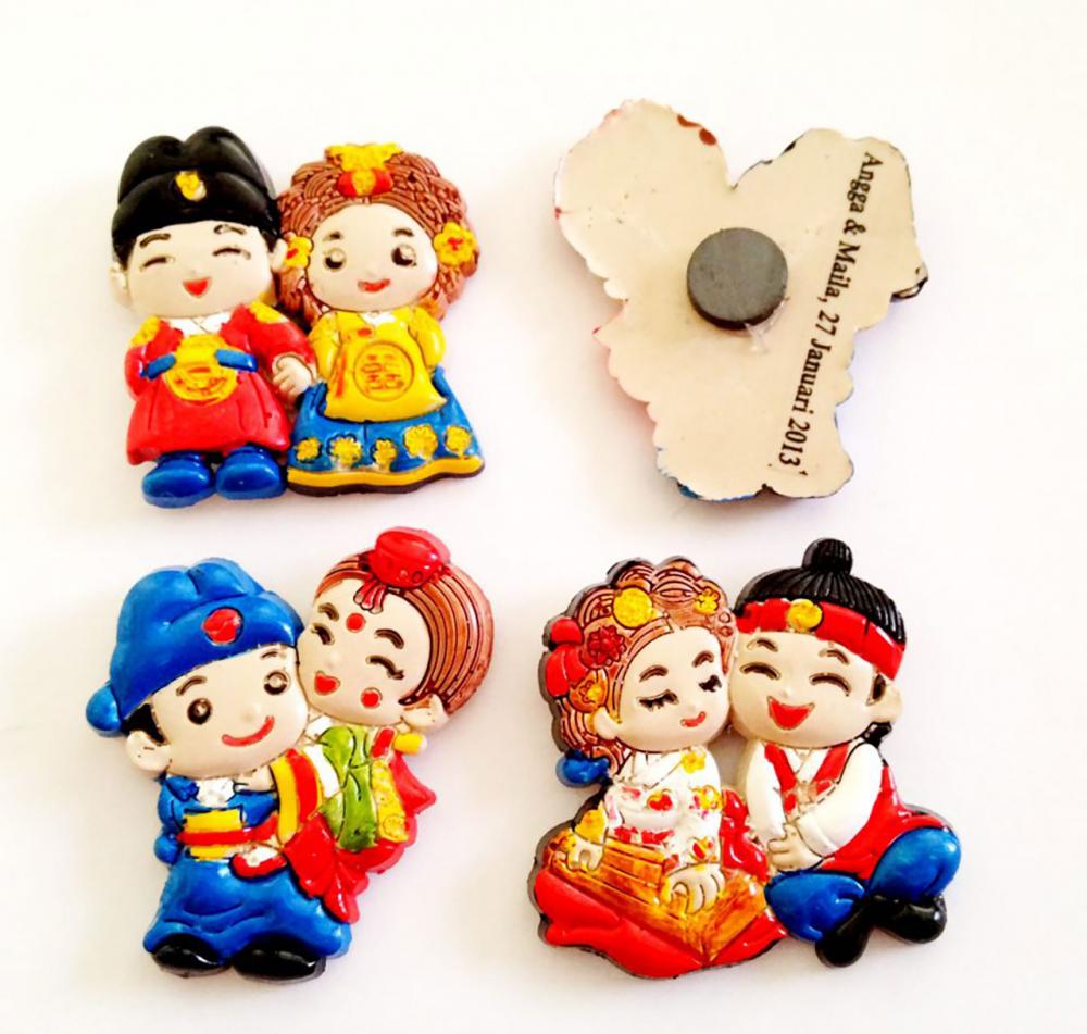 ของที่ระลึกพื้นเมือง - ตุ๊กตาแม่เหล็ก
