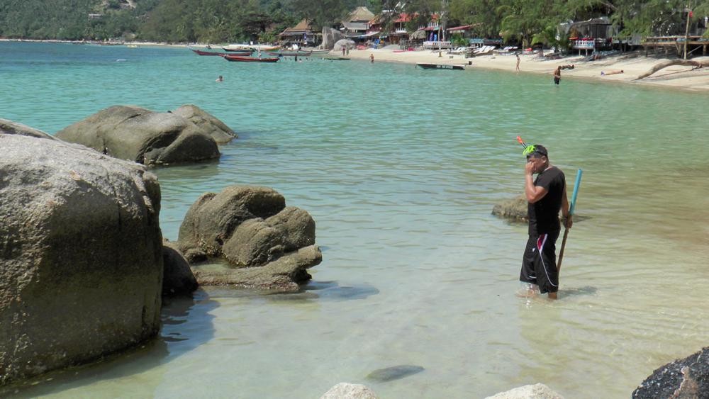 เจ้าหน้าที่หาหลักฐานเพิ่ม ตรงบริเวณโขดหิน