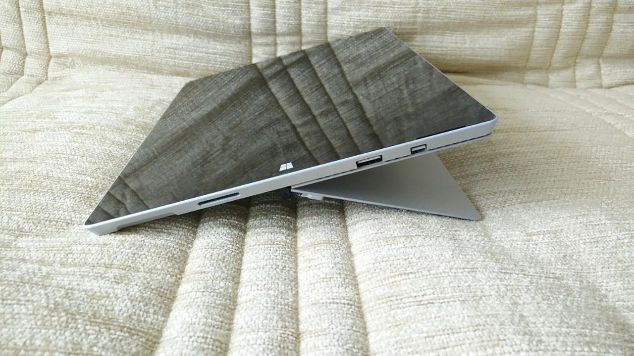 Kickstand ของ Microsoft Surface Pro 3 กางได้ถึงระดับนี้เลย