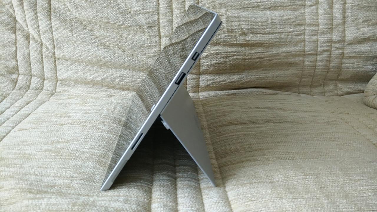 Kickstand ของ Microsoft Surface Pro 3