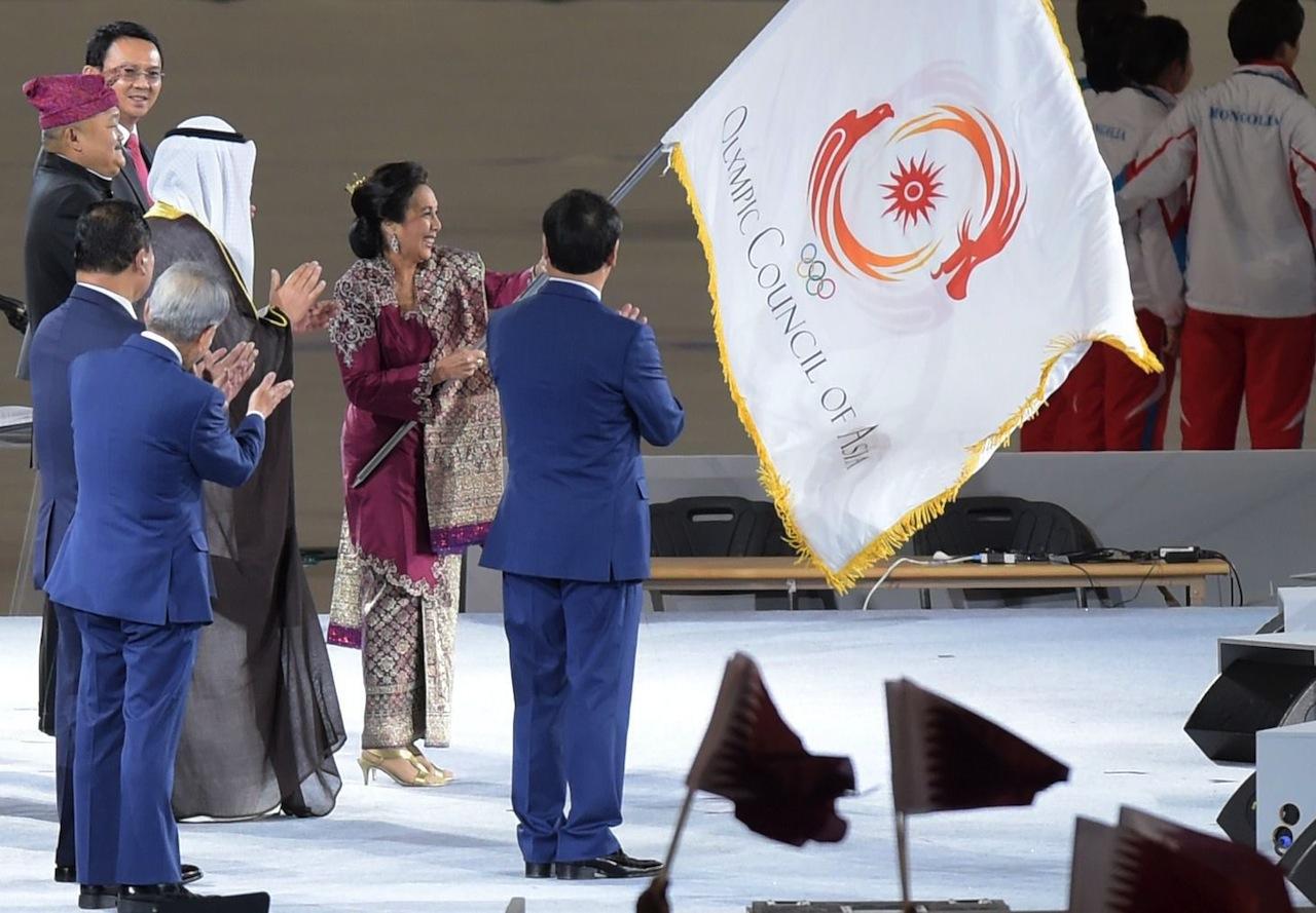 อินโดนีเซีย รับธงเจ้าภาพในปี 2018