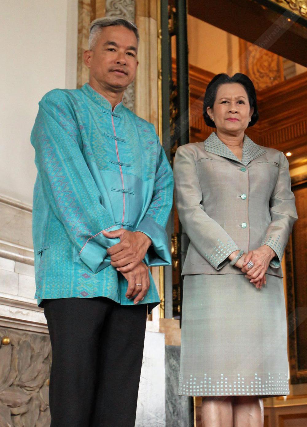 อาจารย์เผ่าทอง ทองเจือ - ท่านผู้หญิงสุภรภ์เพ็ญ หลวงเทพนิมิต