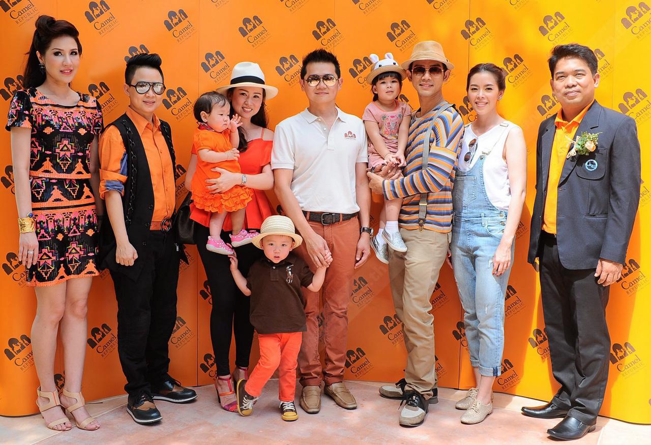 เชิญคร้าบ - ภมร ตันติจิรสกุล เปิดตัว “คาเมล รีพับบลิค” สถานที่ท่องเที่ยวแห่งใหม่ผสมผสานสวนสนุกสวนสัตว์รูปแบบใหม่สไตล์โมร็อกโก โดยมี อัครวิชย์ เทพาสิต, นุชนาถ ระวีแสงสูรย์, ศศิวิมล ณ ระนอง และ ปฏิภาณ ปฐวีกานต์ มาร่วมงานด้วย ที่ อ.ชะอำ จ.เพชรบุรี วันก่อน.
