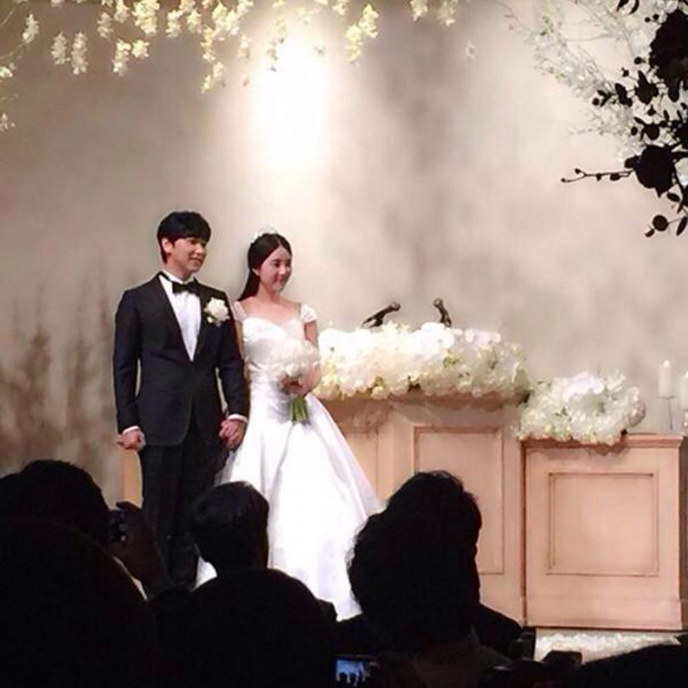 ภาพจากทวิตเตอร์ #HappyWeddingSungmin