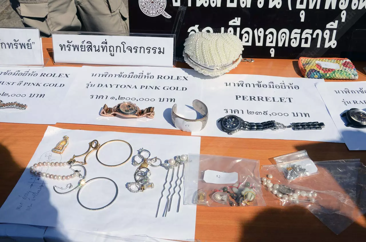 รวบตีนแมวขี้ยางัดบ้านนักธุรกิจอสังหาฯ ลักเครื่องเพชร 4.5 ล้าน 