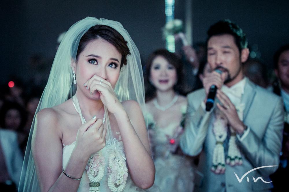ซาบซึ้ง น้ำตาไหล