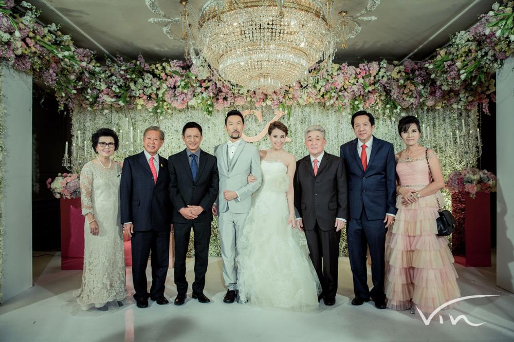 แขกผู้ใหญ่ให้เกียรติมาร่วมงาน
