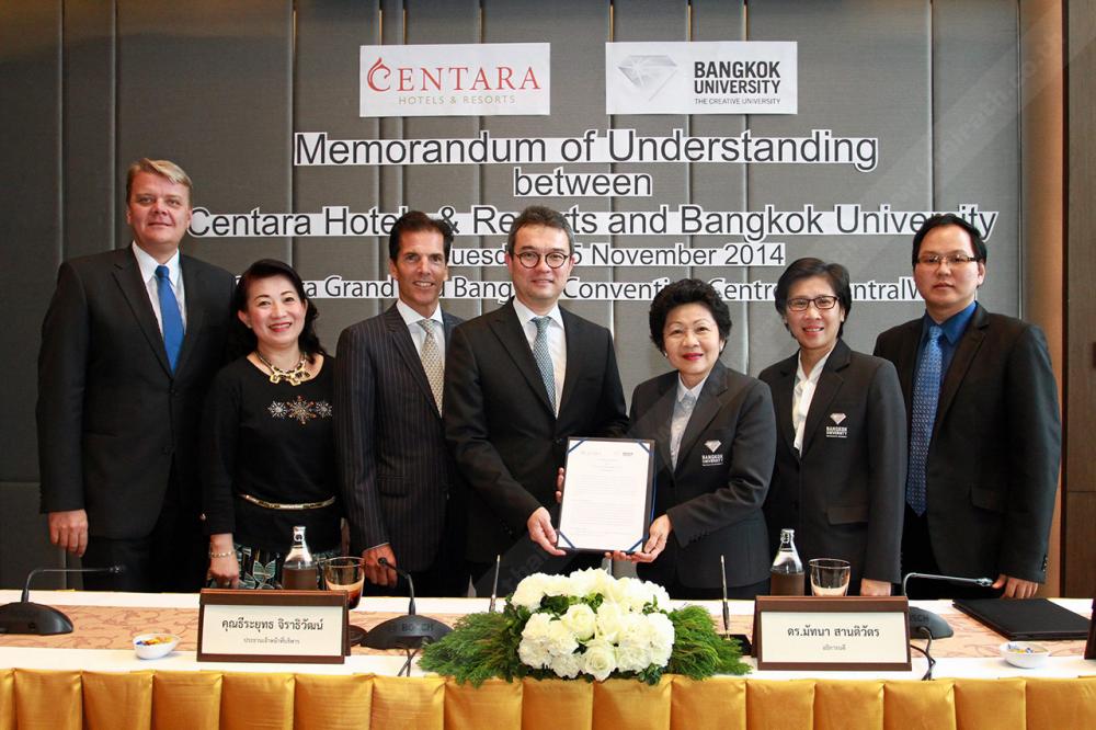ฝึกจริงทำจริง ธีระยุทธ จิราธิวัฒน์ ซีอีโอในเครือเซ็นทารา และ ดร.มัทนา สานติวัตร อธิการบดี ม.กรุงเทพ ลงนามบันทึกข้อตกลงความร่วมมือในโครงการฝึกงานภาคปฏิบัติจริงในโรงแรมของนักศึกษา โดยมี ผศ.ดร.อรรยา สิงห์สงบ มาร่วมเป็นสักขีพยาน ที่ รร.เซ็นทาราแกรนด์ เซ็นทรัลเวิลด์ วันก่อน.