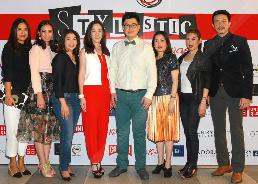เพลินดี องอาจ สุขเลิศกมล จัดงาน “Stylistic Voyage” แฟชั่นรูปแบบร้านป๊อปอัพบนถนนคนเดินให้สนุกกับกิจกรรมสารพัด จัดถึง 19 ธ.ค. โดยมี ศันสนา จิราธิวัฒน์, ภาวดี อิศรางกูร ณ อยุธยา, อรภรณ์ สมมติวงศ์ และ นันทวรรณ สุวรรณเดช มาร่วมงานด้วย ที่เซ็นทรัลเวิลด์ วันก่อน.