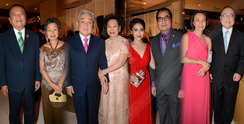 คู่บิ๊กวีไอพี!! นพ.ปราเสริฐ–วัลลีย์ ปราสาททองโอสถ, ประวิทย์–อรัญญา มาลีนนท์, พล.ต.อ.สันต์ ศรุตานนท์ กับหวานใจ และศุภลักษณ์ อัมพุช กับอนันต์ อัศวโภคิน.