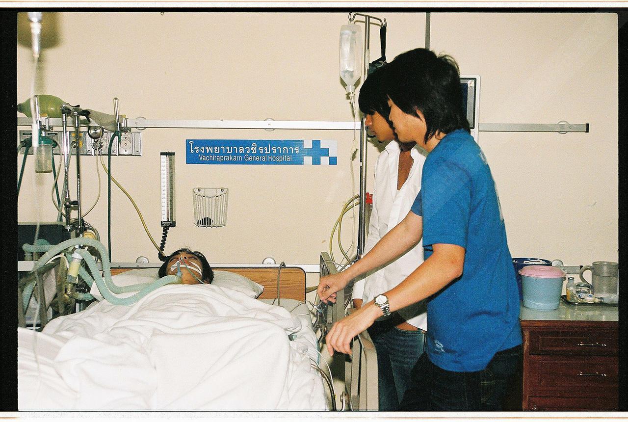 สองเพื่อนซี้ แดน บีม รุดไปเยี่ยมหลังเกิดอุบัติเหตุ