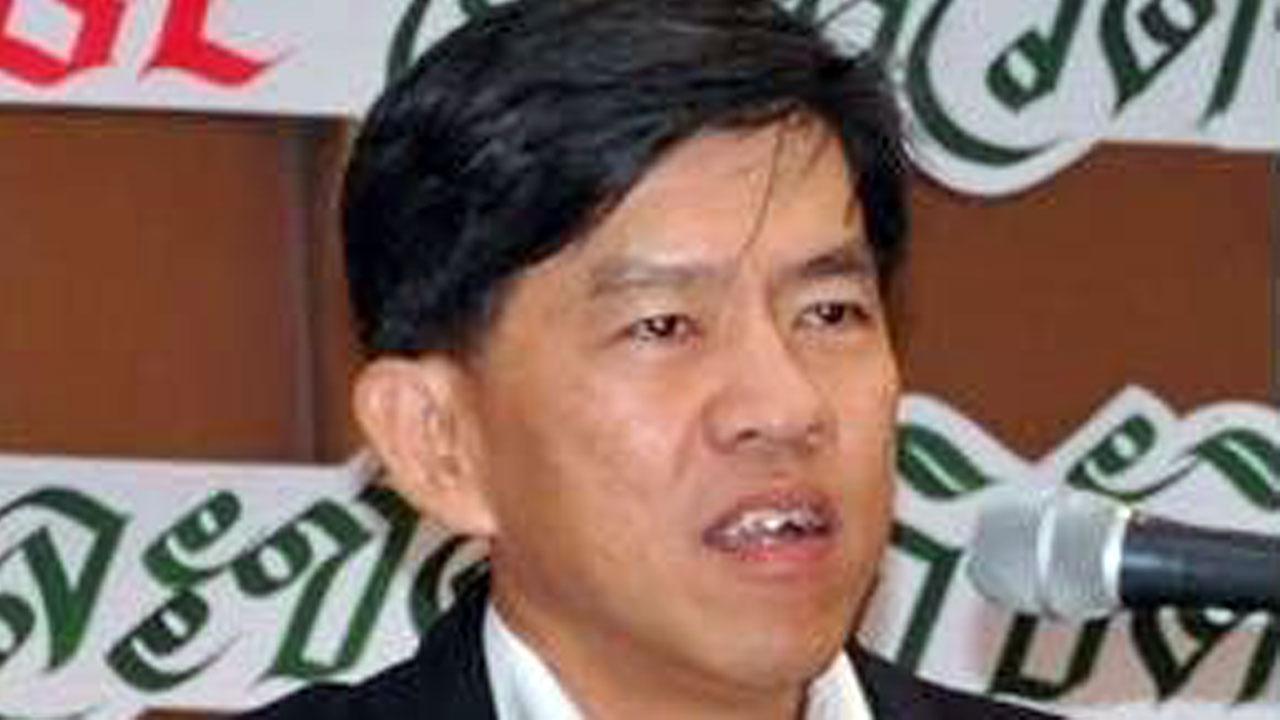 นายสุรศักดิ์ เจริญศิริโชติ ผู้ว่าราชการจังหวัดอุตรดิตถ์