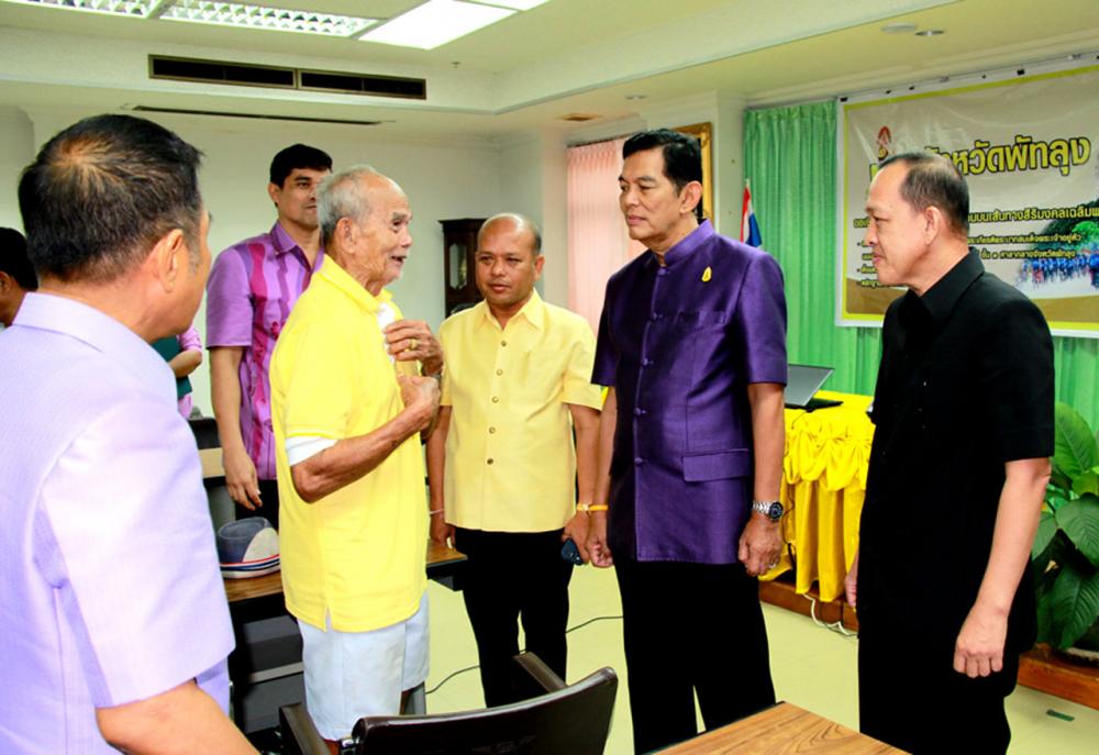 พ่อเฒ่าเมืองลุง อายุ 98 ปีแล้วแต่ยังแข็งแรง ร่วมลงทะเบียนปั่นเพื่อพ่อ