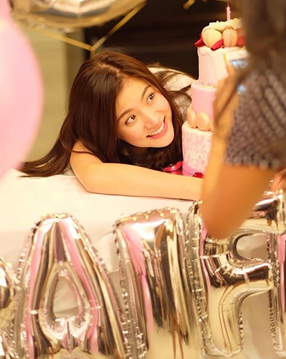 โดนเซอร์ไพรส์จนยิ้มแก้มปริ