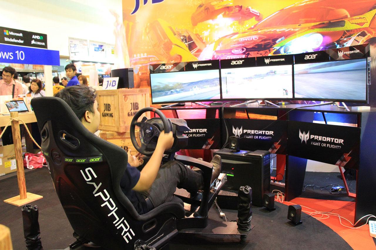 คอเกมอย่าพลาด! ทดลองอุปกรณ์ต่างๆ สำหรับเล่นเกม ภายในงาน