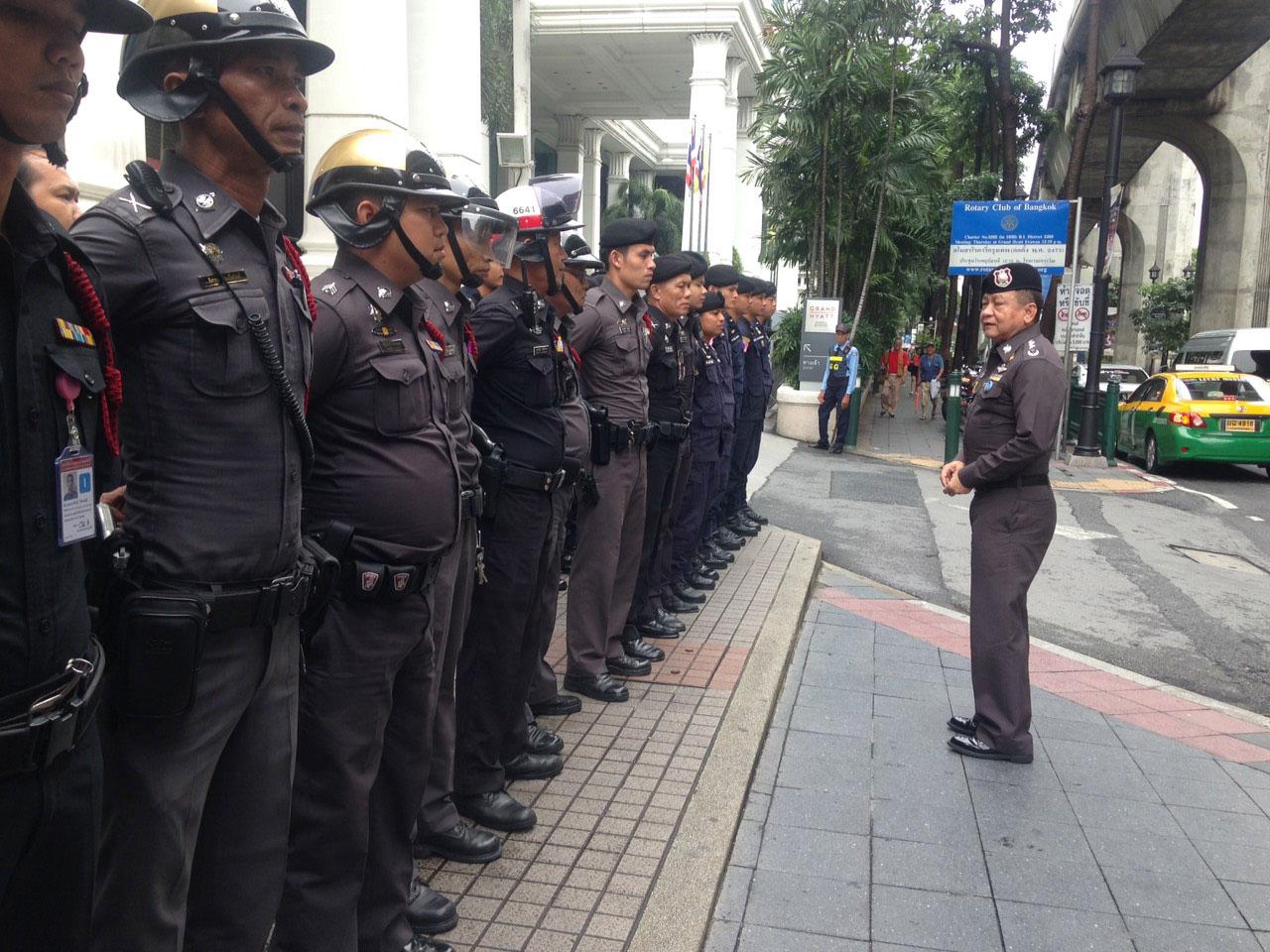 ตร.เข้มดูแลรักษาความปลอดภัย บริเวณแยกราชประสงค์