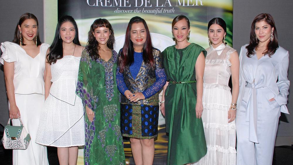 สวยมีตำนาน - อัมพรพิมพ์ วัชราภัย และ เยาวอนงค์ ชนะวงศ์ จัดงาน “Celebration of an Icon” ฉลองตำนานของผลิตภัณฑ์ฟื้นบำรุงผิว Crème de la Mer จาก ลาแมร์ โดยมี พอฤทัย ณรงค์เดช และ พิมดาว พานิชสมัย มาร่วมงานด้วย ที่โฟร์ซีซั่นส์ ไพรเวท เรสซิเด้นซ์ วันก่อน.