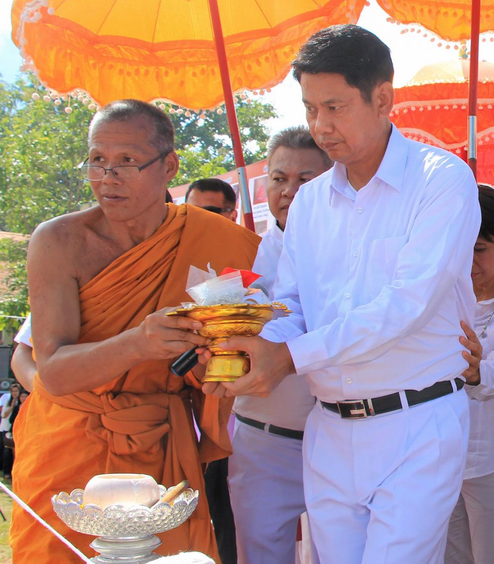 พระอาจารย์ทวี กับอธิบดีกรมพัฒนาสังคมฯ ร่วมพิธีกรรม.