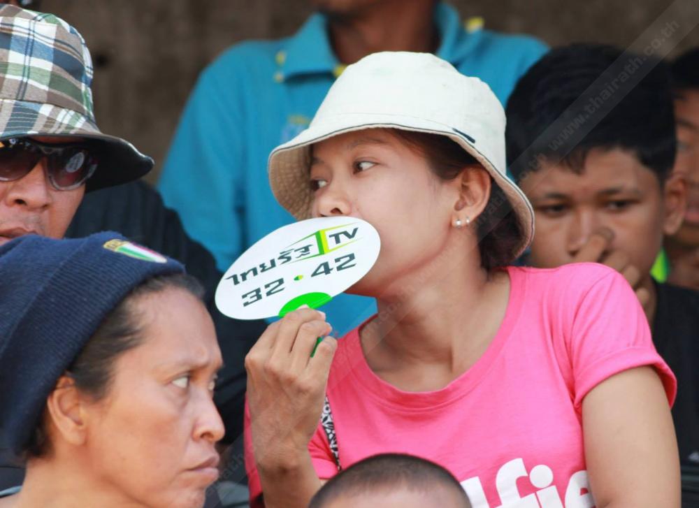 แฟนๆเรือยาวเข้ามาชมการแข่งขัน