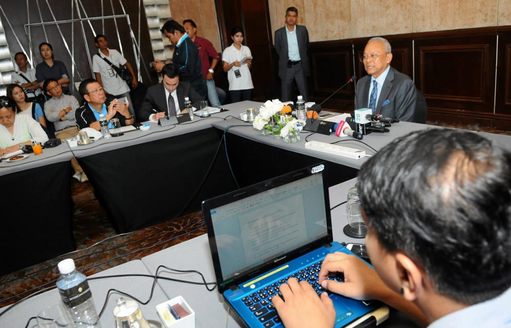 ลุงกำนัน แถลงข่าวสื่อมวลชน บอกพอรับได้ ร่างรธน.ฉบับนี้