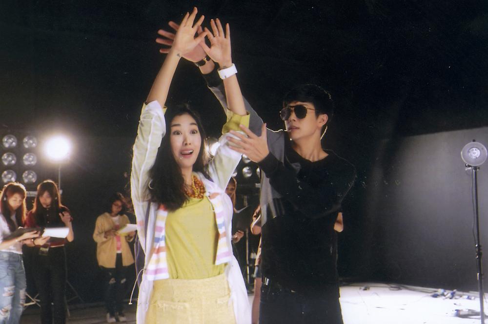 อย่าชูรักแร้สูงสิจ๊ะ