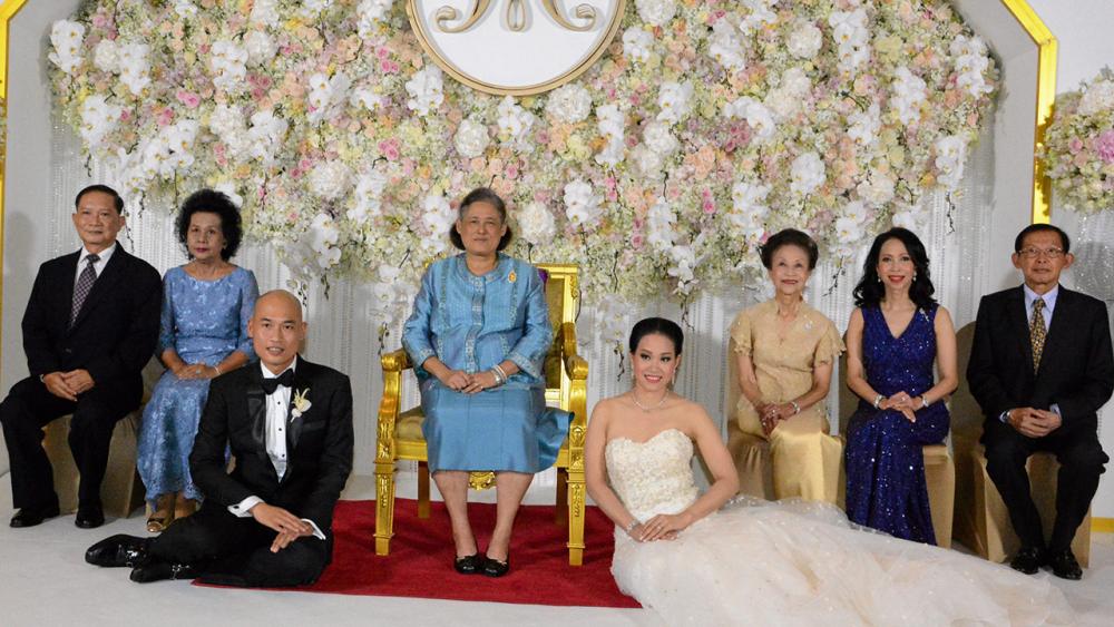สมเด็จพระเทพรัตนราชสุดาฯ สยามบรมราชกุมารี เสด็จฯไปในงานฉลองสมรสพระราชทานระหว่าง สุทธิพัณ พิศาลบุตร บุตรี ภุชพงศ์ พิศาลบุตร–เกตุวลี นภาศัพท์ กับ พันธ์เทพ บุตร ร.อ.ยันต์ชัย–น.อ.หญิง ปรียานุช บุรณศิริ ณ โรงแรมดุสิตธานี เมื่อวันที่ 30 สิงหาคม.
