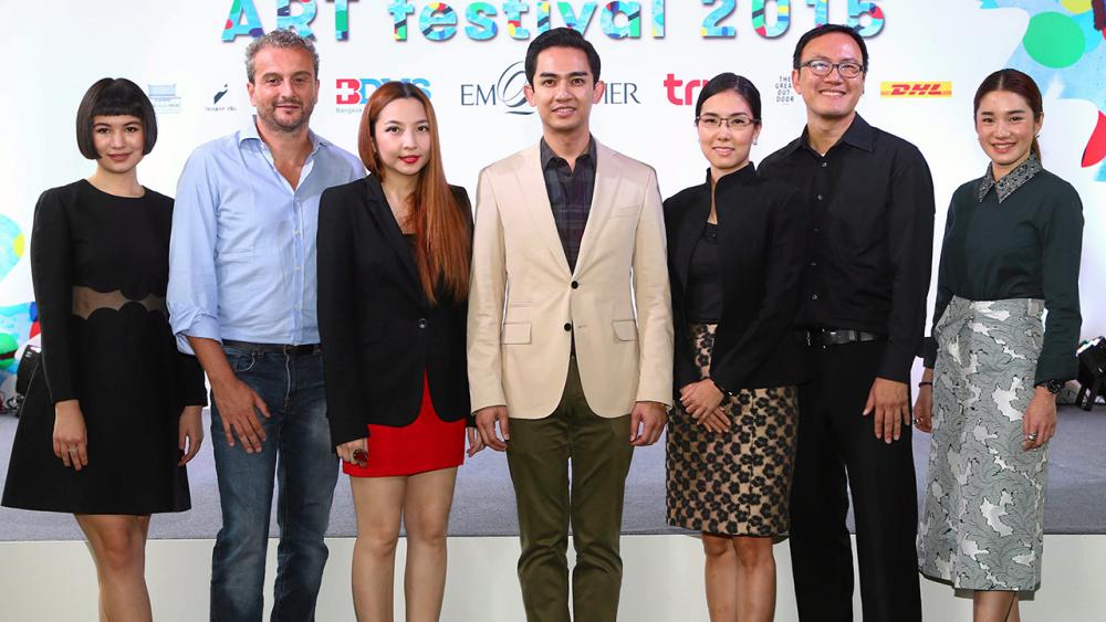 ชมศิลปะ มนาเทศ อันนวัฒน์ จัด “ดิ เอ็ม ดิสทริค อาร์ท เฟสติวัล 2015” งานแสดงศิลปะและผลงานสร้างสรรค์อันไร้ขีดจำกัด โดยมี รุจิเรข ธิมากรณ์, วรรษา แพรักขกิจ, วศินบุรี สุพานิช
วรภาชน์, จุฬาลักษณ์ ปิยะสมบัติกุล และ กรกนก ยงสกุล มาร่วมชมด้วย ที่ดิ เอ็มควอเทียร์ วันก่อน.