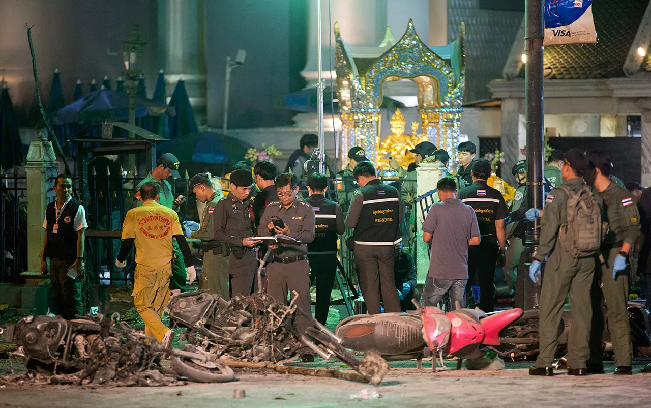 ชุดศพสวยจริงหรือ? เจาะลึก 'บอมบ์สูท' เกราะกันระเบิดวีรบุรุษ EOD!