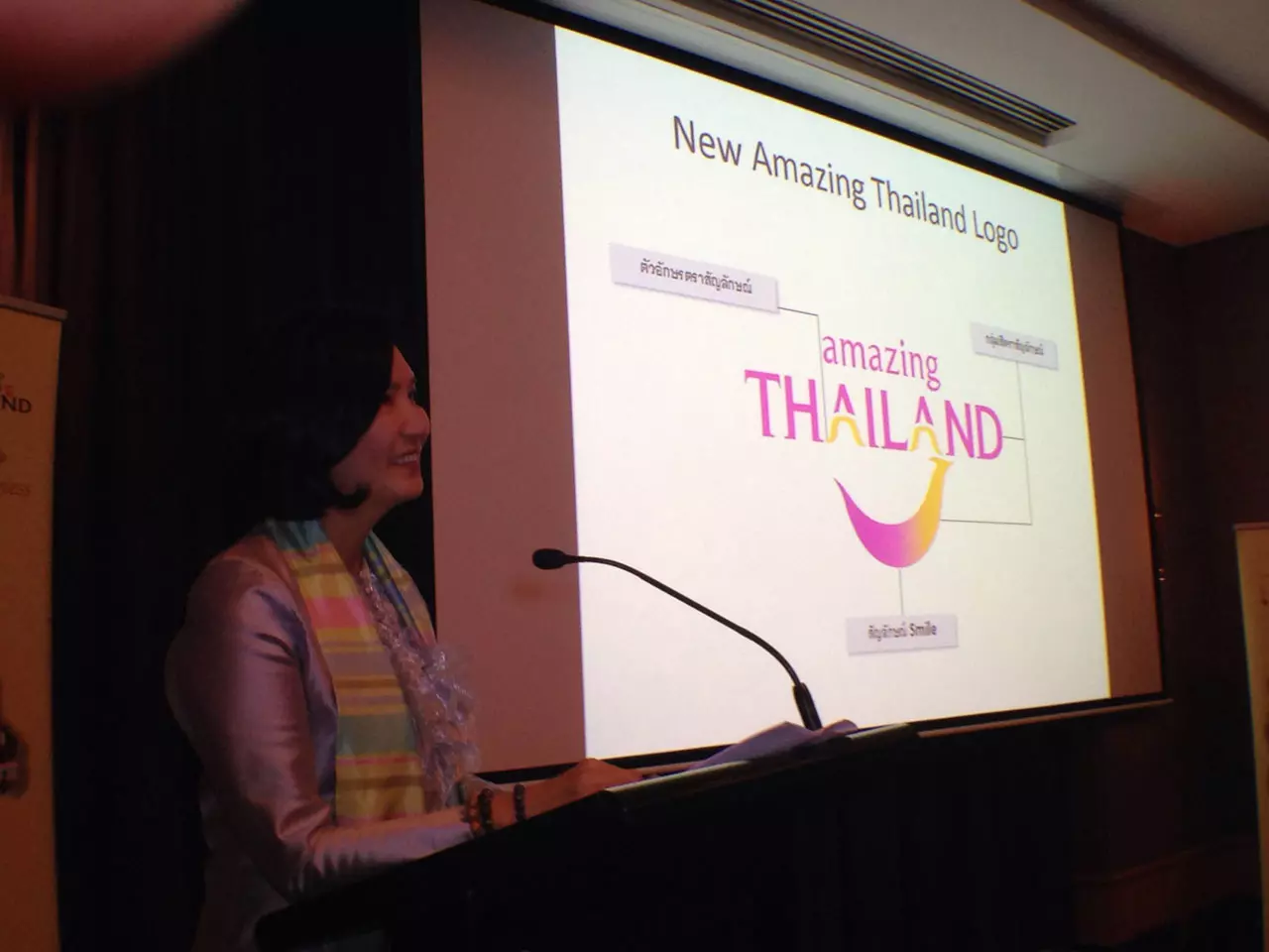 'นางสาวไทย' ร่วมโปรโมทโลโก้ใหม่ ททท. ชู 'รอยยิ้ม' ที่ซิดนีย์