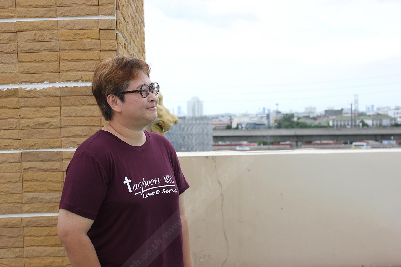 แม้อดีตเคยคิดลาโลก แต่คุณบอสก็ผ่านวันเลวร้ายมาได้