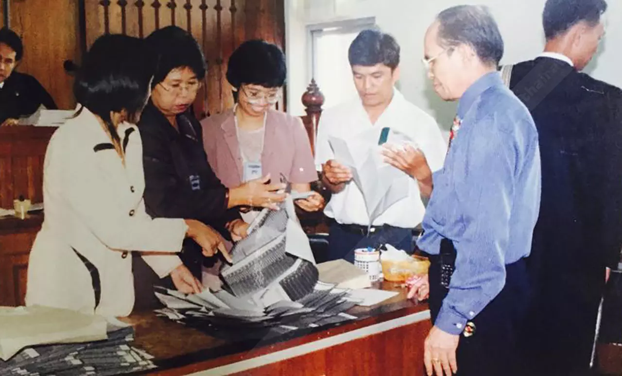 อาทิตย์อัสดงที่ปากน้ำ ย้อนรอย 16 ปี ปิดฉากคดี โคตรโกงเลือกตั้ง!
