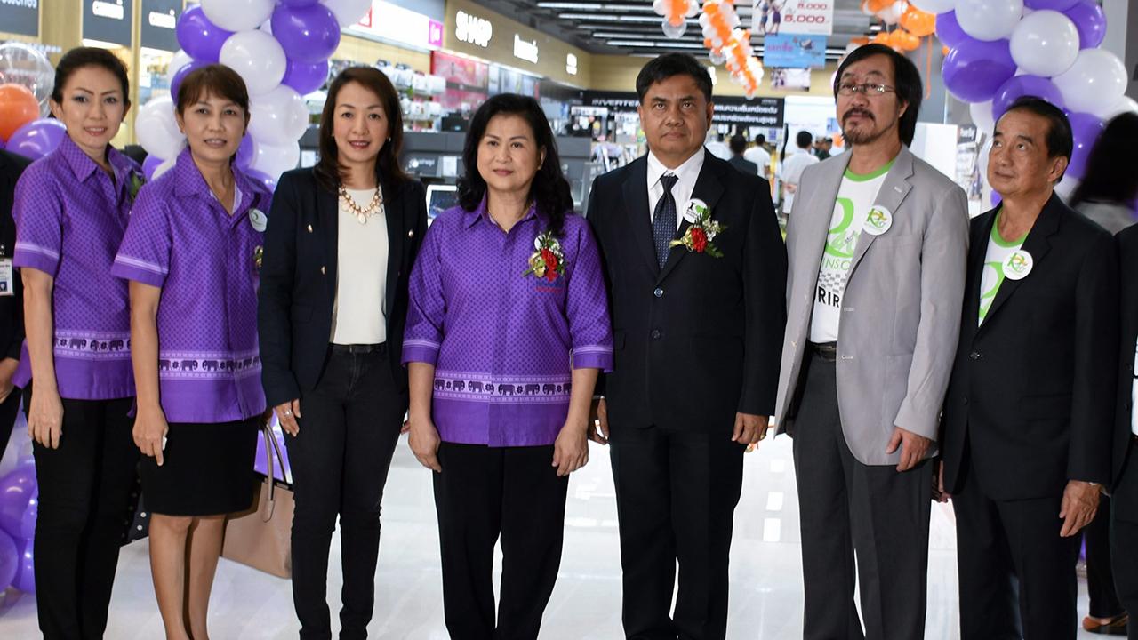 เปิดแล้วจ้า เสรี ศรีหะไตร ผวจ.บุรีรัมย์ เป็นประธานเปิด “เพาเวอร์บาย” ศูนย์รวมแห่งเทคโนโลยีครบครันทันสมัย โดยมี สุทธิธรรม จิราธิวัฒน์, นุชากร พงษ์ศิวาภัย, สุวิมล ศรีหะไตร และ จรัล มงคลจันทร์ มาร่วมงานด้วย ที่โรบินสัน ไลฟ์สไตล์เซ็นเตอร์ บุรีรัมย์ วันก่อน.