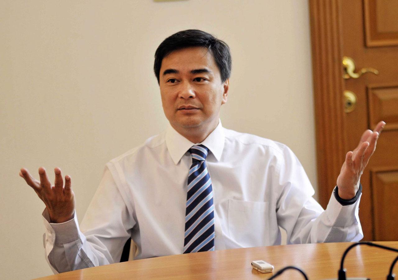 อภิสิทธิ์ เวชชาชีวะ หัวหน้าพรรคประชาธิปัตย์