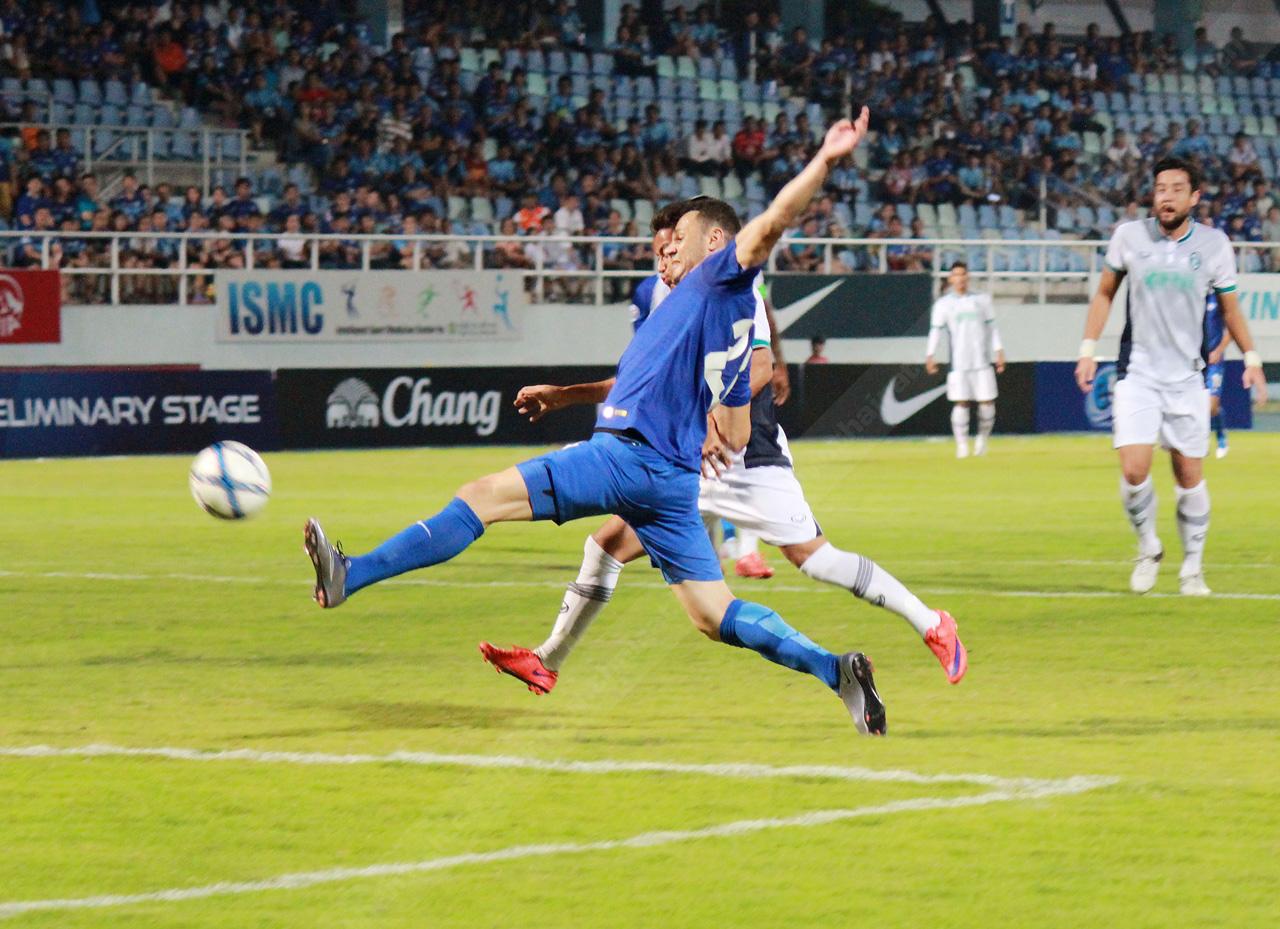 โรดริโก เวอร์จิลิโอ เหยียดขาเข้าชาร์จทำประตู