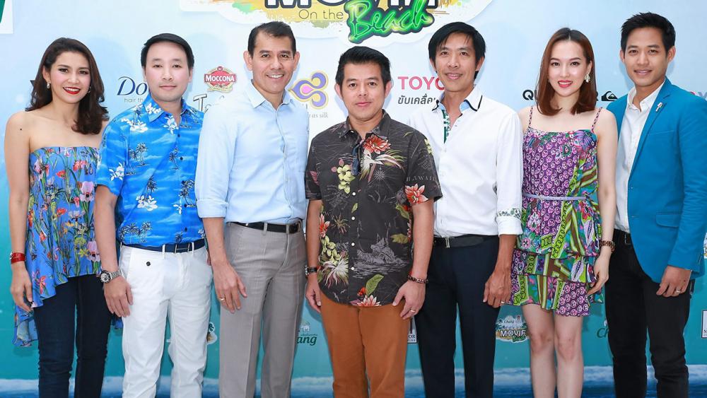 รอชม นิธิ พัฒนภักดี และ เอ็ดมอนด์ เนียว คิมซูน แถลงข่าวการจัด “ช้าง–เมเจอร์ มูวี่ออนเดอะ บีช แอนด์ คอนเสิร์ต” คอนเสิร์ตสุดชิคพร้อมดูหนังริมทะเล ในวันที่ 27 ก.พ. ที่หาดชะอำ โดยมีธนกฤตย์ สุรกิจบวร และ ปิติภัทร สารสิน มาร่วมงานด้วย ที่โรงภาพยนตร์ควอเทียร์ซีเนอาร์ต วันก่อน.