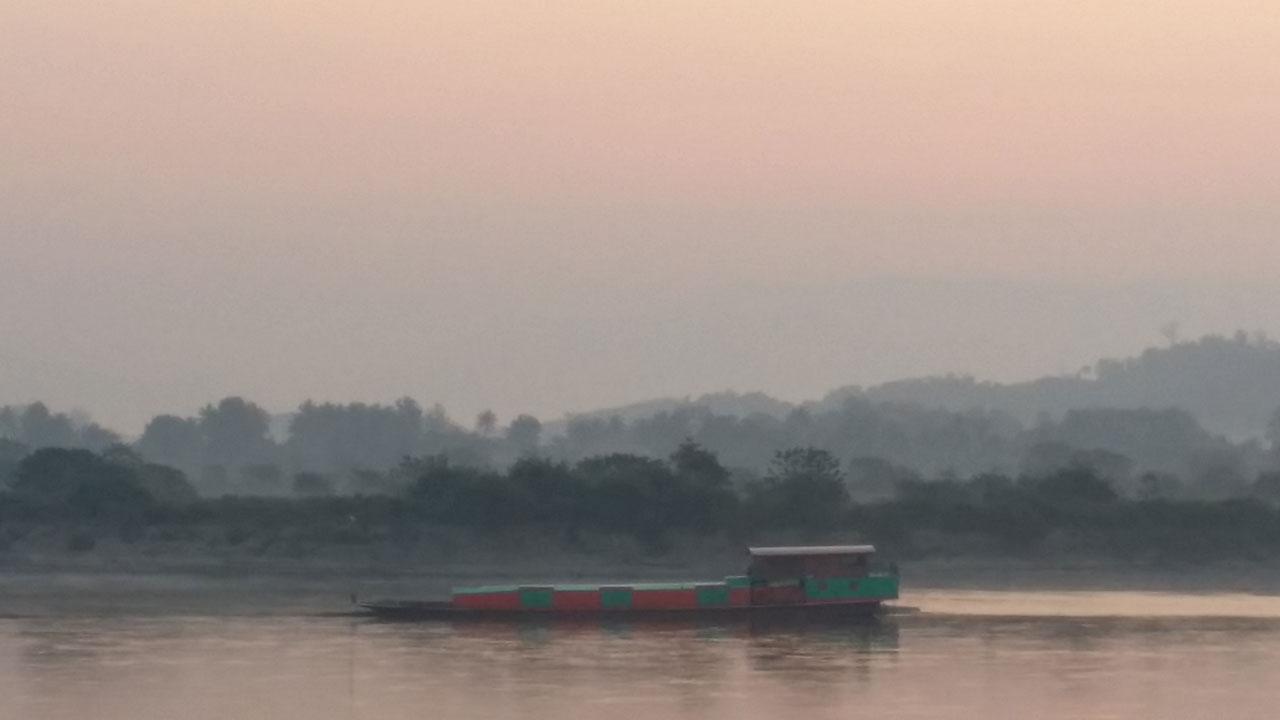 การที่แม่น้ำโขงแห้งลงกระทบกับการเดินเรือสินค้าในแม่น้ำโขงอย่างมาก