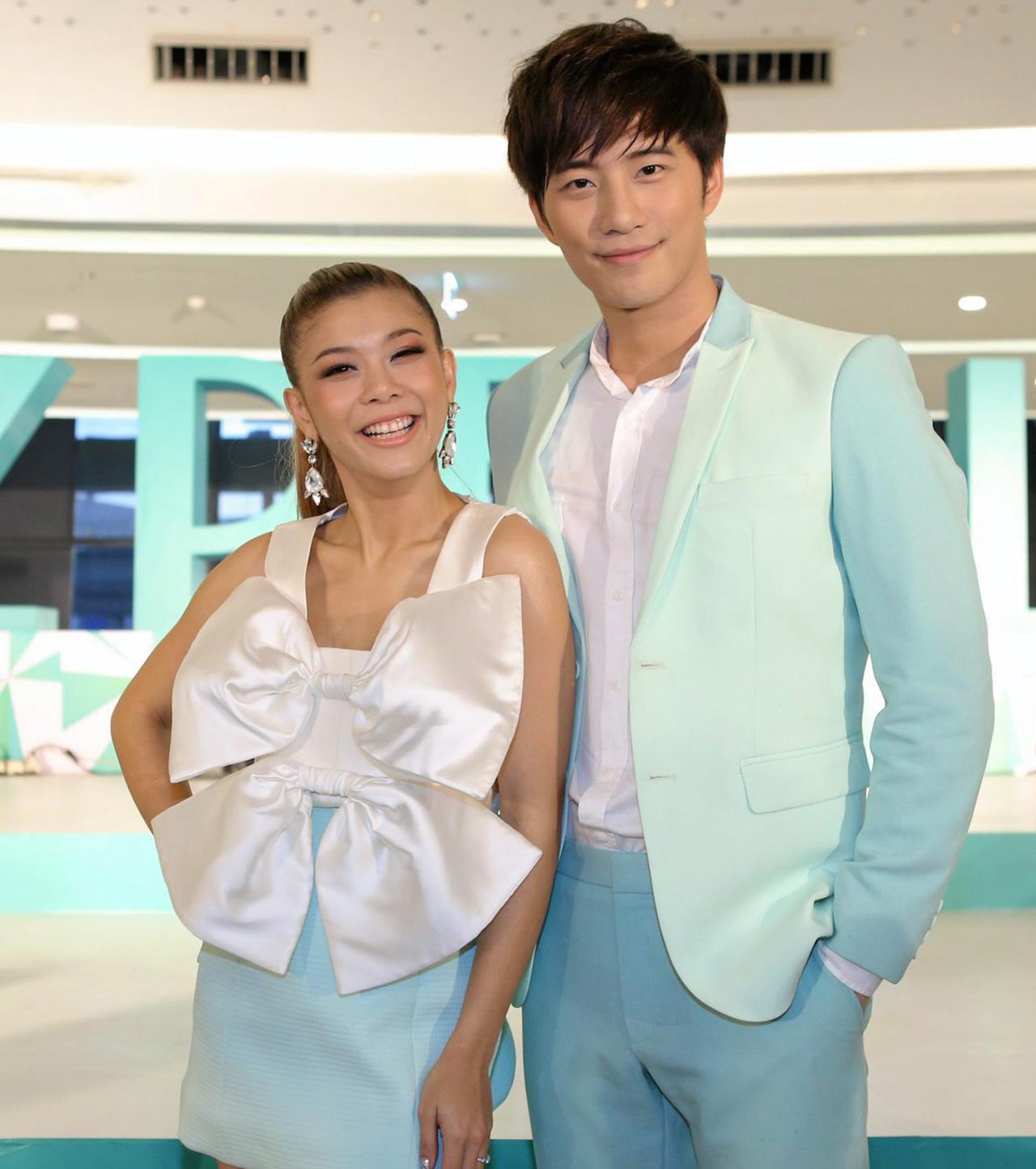 คู่รักพ่อแม่ป้ายแดง บี้–ธรรศภาคย์ ชี กับ กุ๊บกิ๊บ–สุมณทิพย์ เหลืองอุทัย