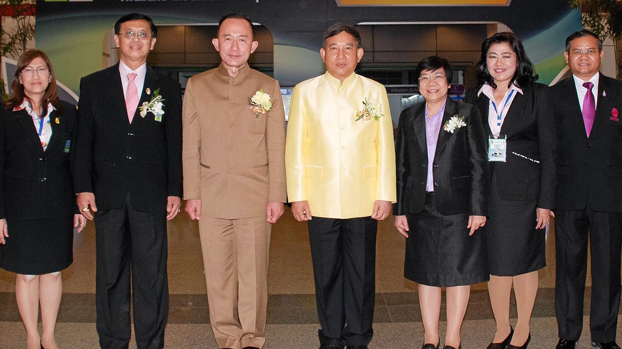 วันสำคัญ พล.อ.อ.ประจิน จั่นตอง รองนายกรัฐมนตรี เปิดงาน “วันนักประดิษฐ์ประจำปี 2559” พร้อมมอบรางวัลสภาวิจัยแห่งชาติ จัดถึง 6 ก.พ. โดยมี ม.ล.ปนัดดา ดิศกุล, สุกัญญา ธีระกูรณ์เลิศ, ดร.วิภารัตน์ ดีอ่อง และ กฤษณ์ธวัช นพนาคีพงษ์ มาร่วมงานด้วย ที่ไบเทค บางนา วันก่อน.