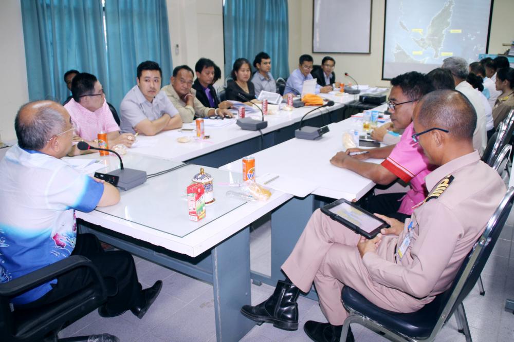 ผู้ว่าพังงา ร่วมประชุมถกปัญหา ควบคุมนักท่องเที่ยวและการเดินเรือในพื้นที่ท่องเที่ยวพังงา หนุนพัฒนาท่าเทียบเรือ เสนอขุดร่องน้ำนำเรือยอร์ช-เฟอร์รี่