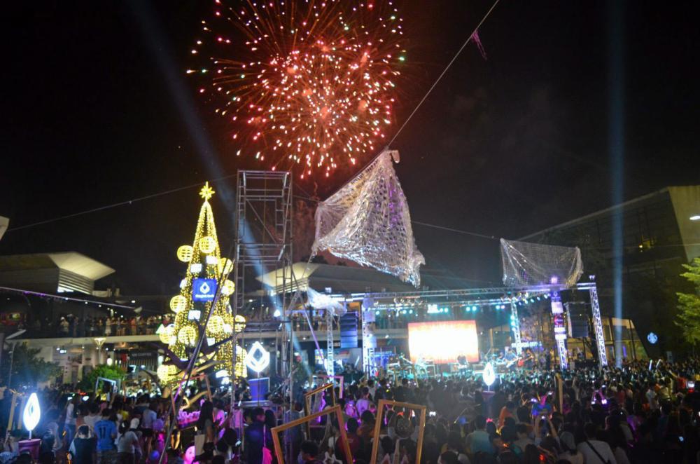 ประชาชนที่ไปร่วมคงประทับใจสุดๆ ที่ CDC ถนนประดิษฐ์มนูธรรม กทม.