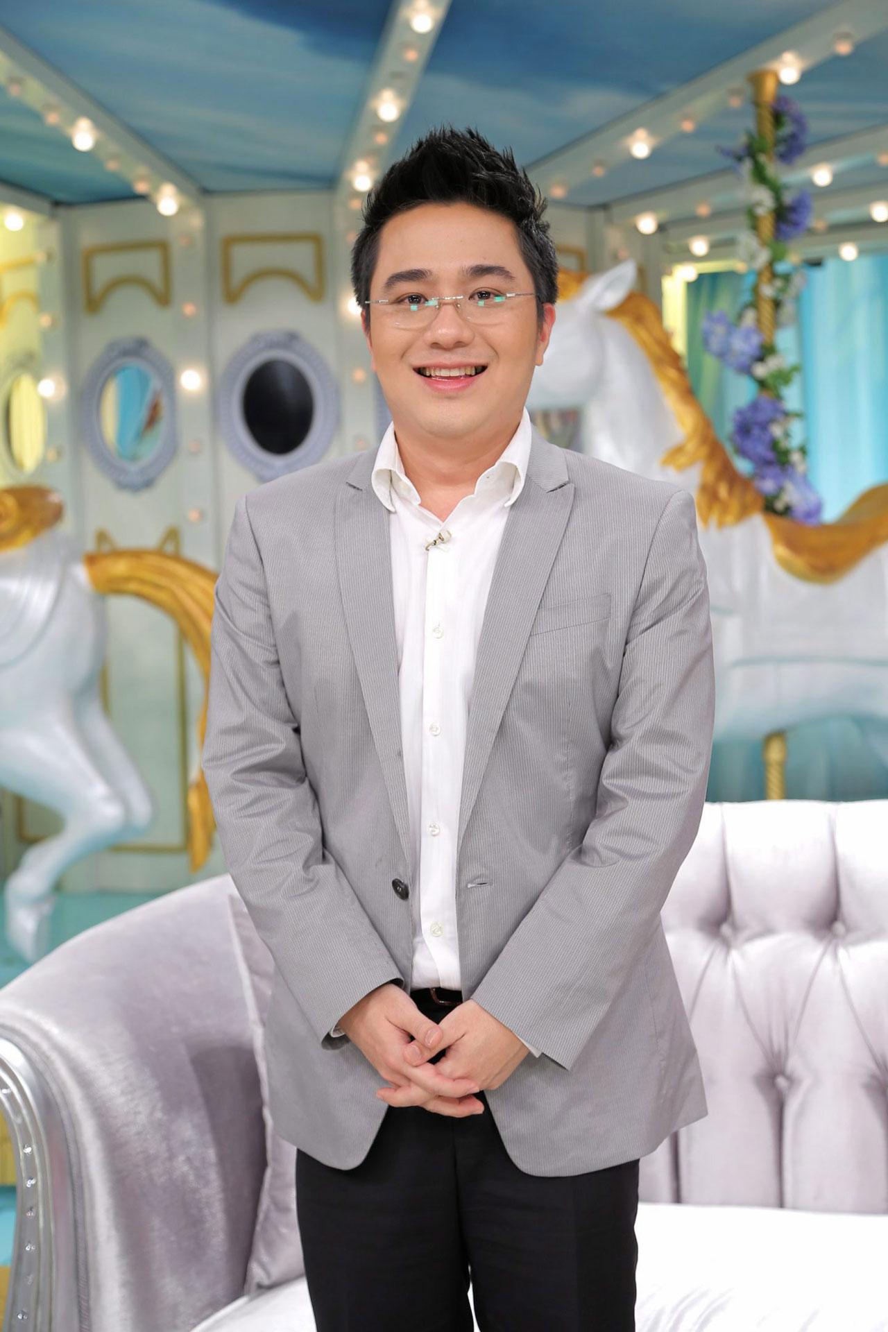 อ.ช้าง ทศพร ศรีตุลา
